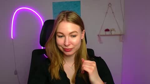 Emilia online show from 04-07-26, 11:32