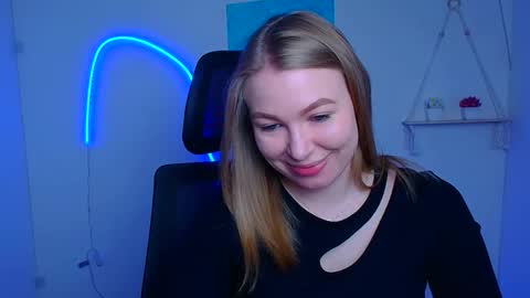 Emilia online show from 04-23-26, 06:03