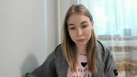 Emilia online show from 06-11-26, 04:49