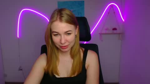 Emilia online show from 06-19-26, 11:36