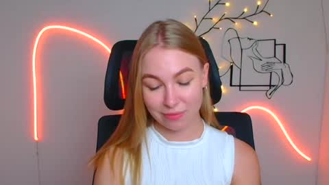 Emilia online show from 07-24-26, 11:41
