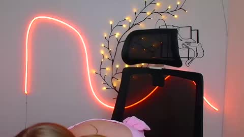 Emilia online show from 08-04-26, 11:46