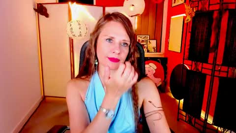 Snapshot of emiliabedy chatting on 06-08-26, 09:09 Emilia Bedy online show from 06-08-26, 09:09