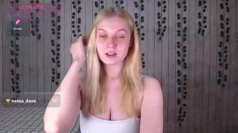 Amili online show from 10-23-25, 11:42