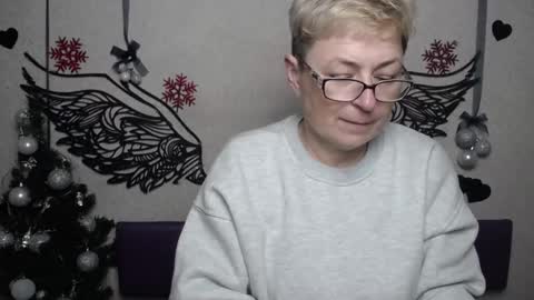 EmiliaGree online show from 12-21-25, 06:04