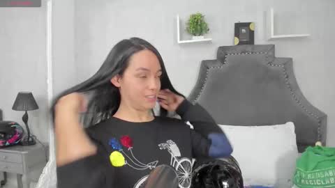 EmiliaRose online show from 11-14-25, 09:24