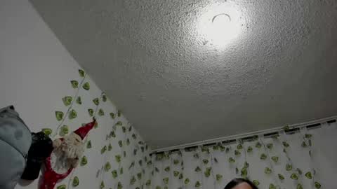 Snapshot of emiliarose_ chatting on 05-27-26, 12:24 EmiliaRose online show from 05-27-26, 12:24