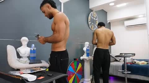 Snapshot of emilio_brandon chatting on 04-23-26, 10:58 Emilio online show from 04-23-26, 10:58