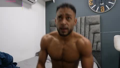 Snapshot of emilio_brandon chatting on 04-25-26, 11:02 Emilio online show from 04-25-26, 11:02
