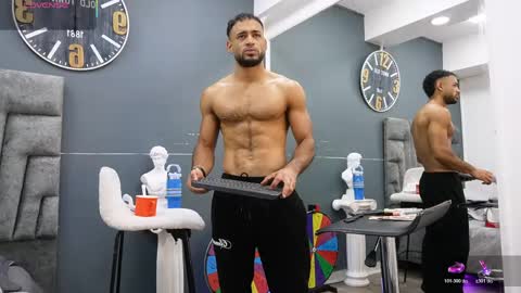 Snapshot of emilio_brandon chatting on 04-27-26, 11:19 Emilio online show from 04-27-26, 11:19