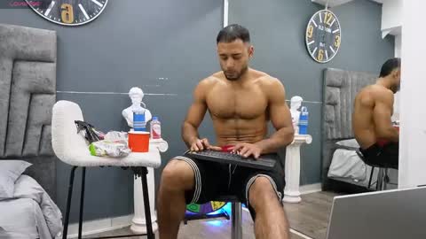 Snapshot of emilio_brandon chatting on 05-07-26, 10:53 Emilio online show from 05-07-26, 10:53