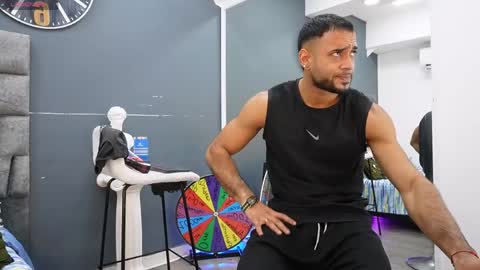 Snapshot of emilio_brandon chatting on 05-15-26, 11:28 Emilio online show from 05-15-26, 11:28