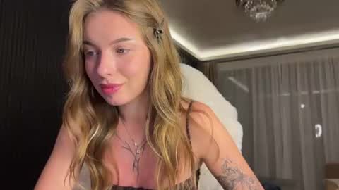 Snapshot of emilivibe chatting on 07-21-26, 07:49 emilivibe online show from 07-21-26, 07:49