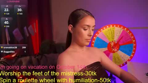 Snapshot of emiliyaroude chatting on 10-08-25, 01:09  Emiliya  online show from 10-08-25, 01:09