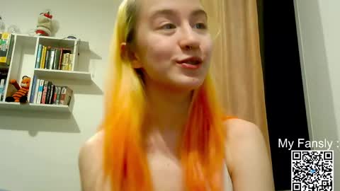 Snapshot of emilly_20 chatting on 05-16-26, 09:46 Emily online show from 05-16-26, 09:46