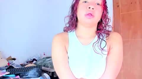 Snapshot of emilly_coper18 chatting on 04-30-26, 02:34 emily online show from 04-30-26, 02:34