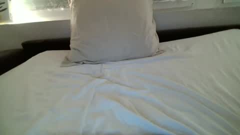Snapshot of emilly_elli chatting on 05-05-26, 05:48 Emily online show from 05-05-26, 05:48