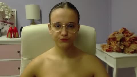 Snapshot of emilly_lust99 chatting on 12-06-24, 07:32 Emilly online show from 12-06-24, 07:32