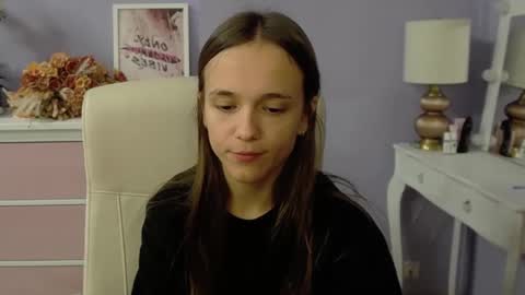 Snapshot of emilly_lust99 chatting on 09-23-25, 06:38 Emilly online show from 09-23-25, 06:38