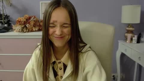 Emilly online show from 09-30-25, 06:51