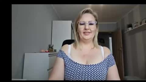 EmillyLove online show from 02-11-26, 10:31