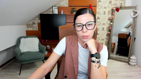 Snapshot of emillytaylor chatting on 09-16-25, 02:56 EmillyTaylor online show from 09-16-25, 02:56