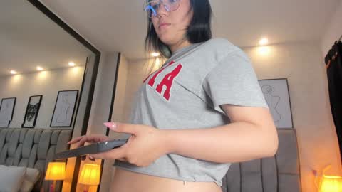 Snapshot of emily_5weet chatting on 12-13-24, 09:24 Emily online show from 12-13-24, 09:24