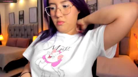 Snapshot of emily_5weet chatting on 02-11-25, 06:08 Emily online show from 02-11-25, 06:08
