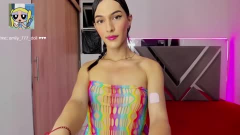 Snapshot of emily_777_doll chatting on 01-15-25, 06:12 Emily hernandez online show from 01-15-25, 06:12