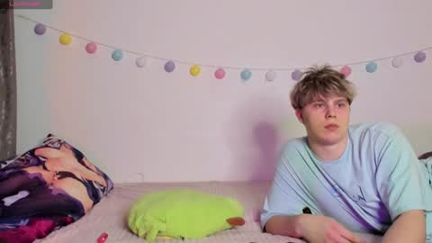 emily_and_ilumi online show from 12-26-24, 06:43