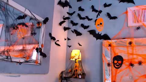 emily_castillo1_ online show from 10-22-25, 03:40