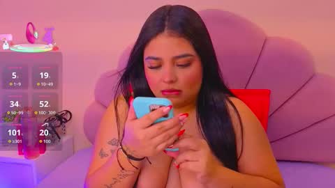 Snapshot of emily_cooper20_ chatting on 09-19-25, 02:46 Emily online show from 09-19-25, 02:46