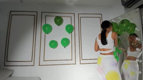 emily_gaviria1 online show from 03-18-26, 12:08