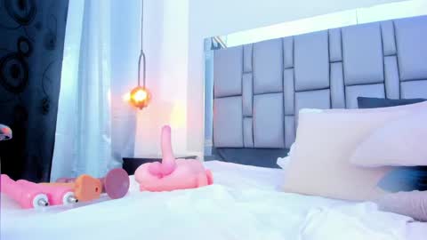 Emi  online show from 01-21-25, 04:16