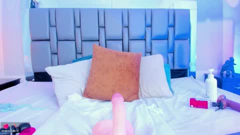 Emi  online show from 02-20-25, 05:29