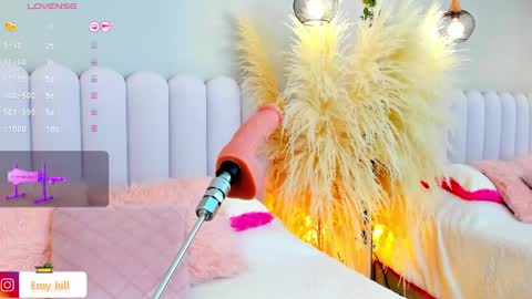 Snapshot of emily_hill___ chatting on 01-21-25, 12:57 EMILY Monday 5-2 am From Tuesday to Friday5-1 am Colombia time online show from 01-21-25, 12:57