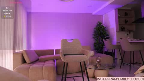 Snapshot of emily_huddson_ chatting on 06-05-26, 09:09 independet model online show from 06-05-26, 09:09