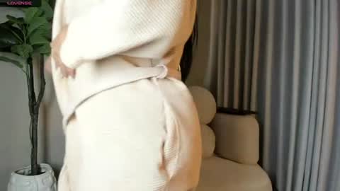 Snapshot of emily_huddson_ chatting on 06-17-26, 03:35 independet model online show from 06-17-26, 03:35