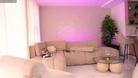 Snapshot of emily_huddson_ chatting on 07-19-26, 08:12 independet model online show from 07-19-26, 08:12