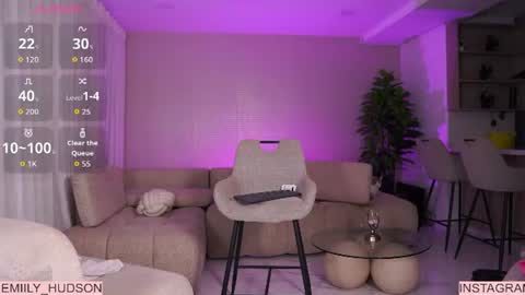 Snapshot of emily_huddson_ chatting on 07-23-26, 11:46 independet model online show from 07-23-26, 11:46