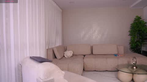 Snapshot of emily_huddson_ chatting on 07-28-26, 11:04 independet model online show from 07-28-26, 11:04