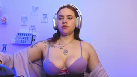 Emily Lindey online show from 02-22-26, 01:09