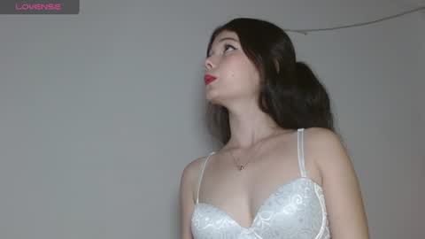 Snapshot of emily_littesweet chatting on 07-05-26, 01:01 Emily littesweets online show from 07-05-26, 01:01