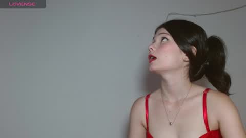 Snapshot of emily_littesweet chatting on 07-25-26, 03:26 Emily littesweets online show from 07-25-26, 03:26