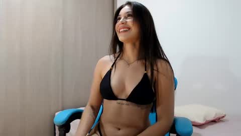 Snapshot of emily_mikelhot chatting on 07-09-26, 06:39 emily_mikelhot online show from 07-09-26, 06:39