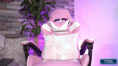 Emily online show from 04-20-26, 12:46