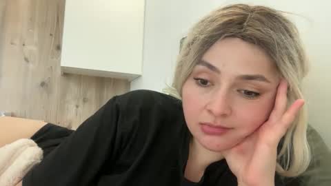 emily_morning_dew online show from 10-25-25, 01:07