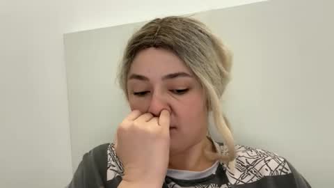 emily_morning_dew online show from 10-29-25, 06:15