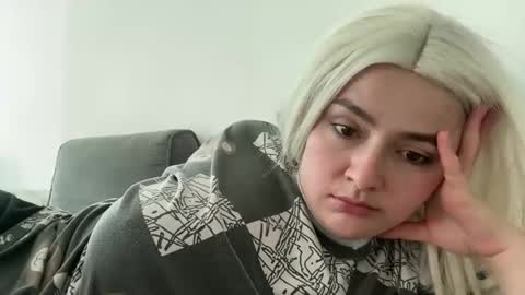 emily_morning_dew online show from 03-10-26, 07:13