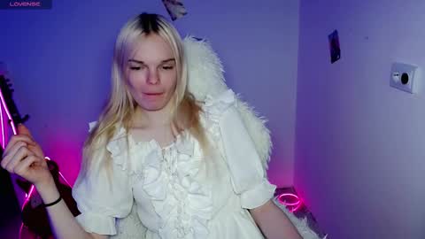 Lia online show from 12-19-25, 03:41